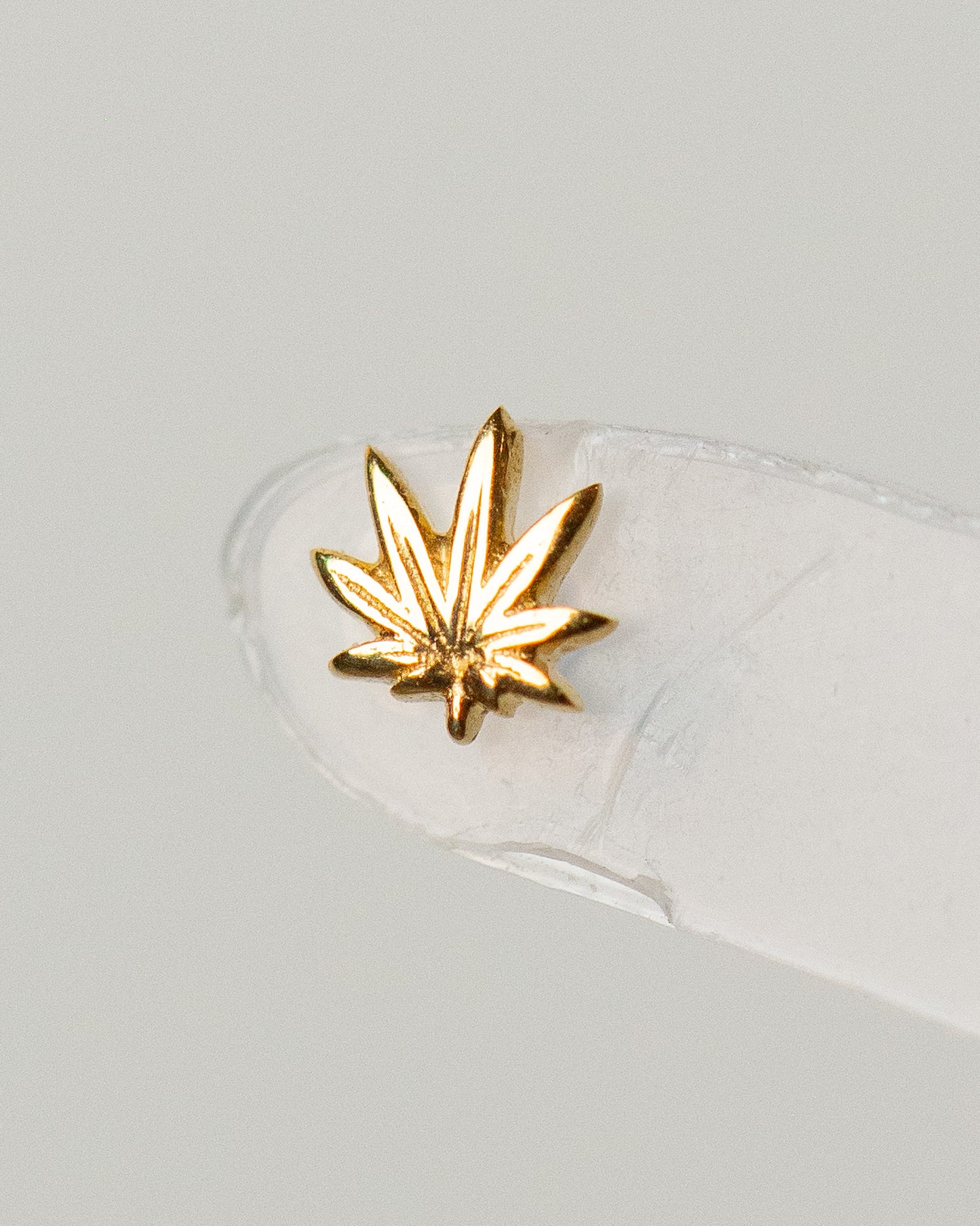14K Mary Jane Stud