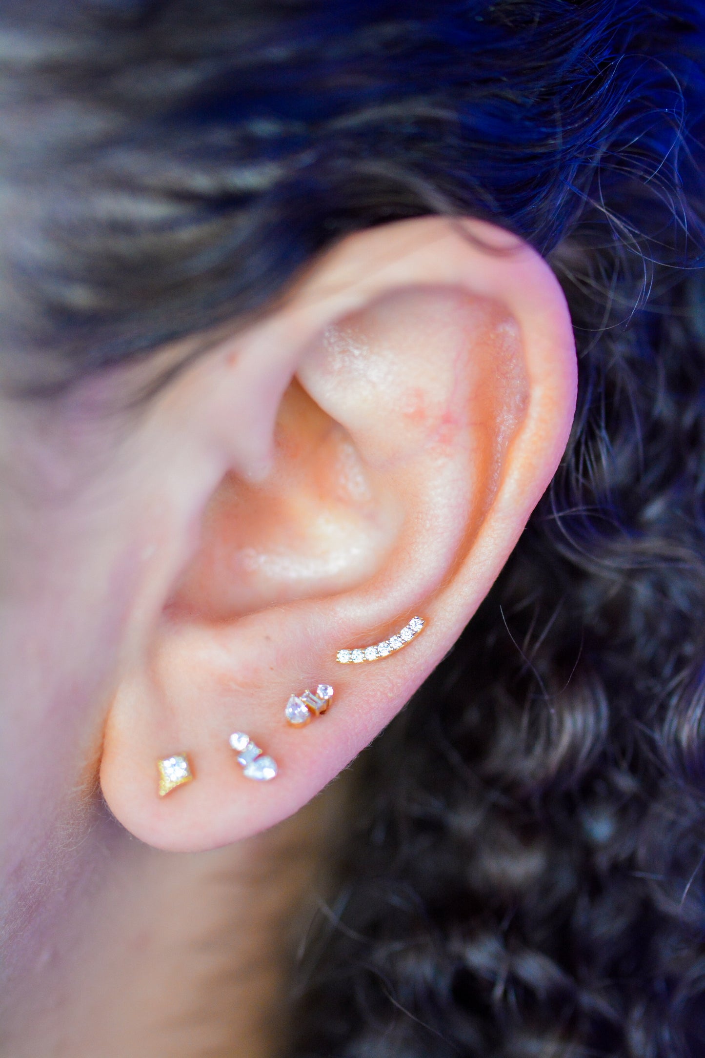 14K Dia Long Curve Threadless Stud