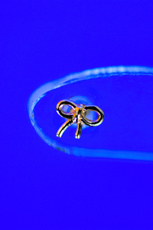14k Bow Stud
