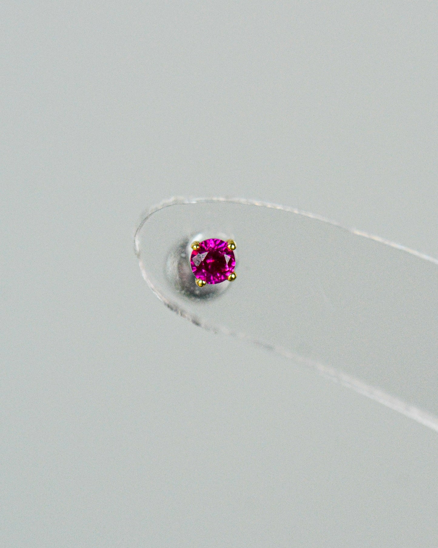 14K Magenta Stud