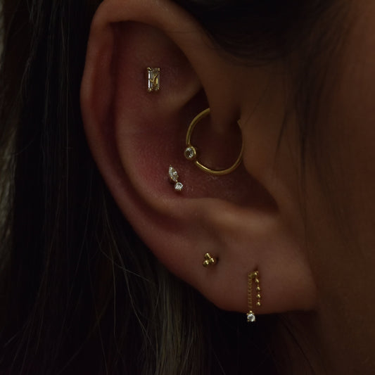 14K Vine Baguette Stud