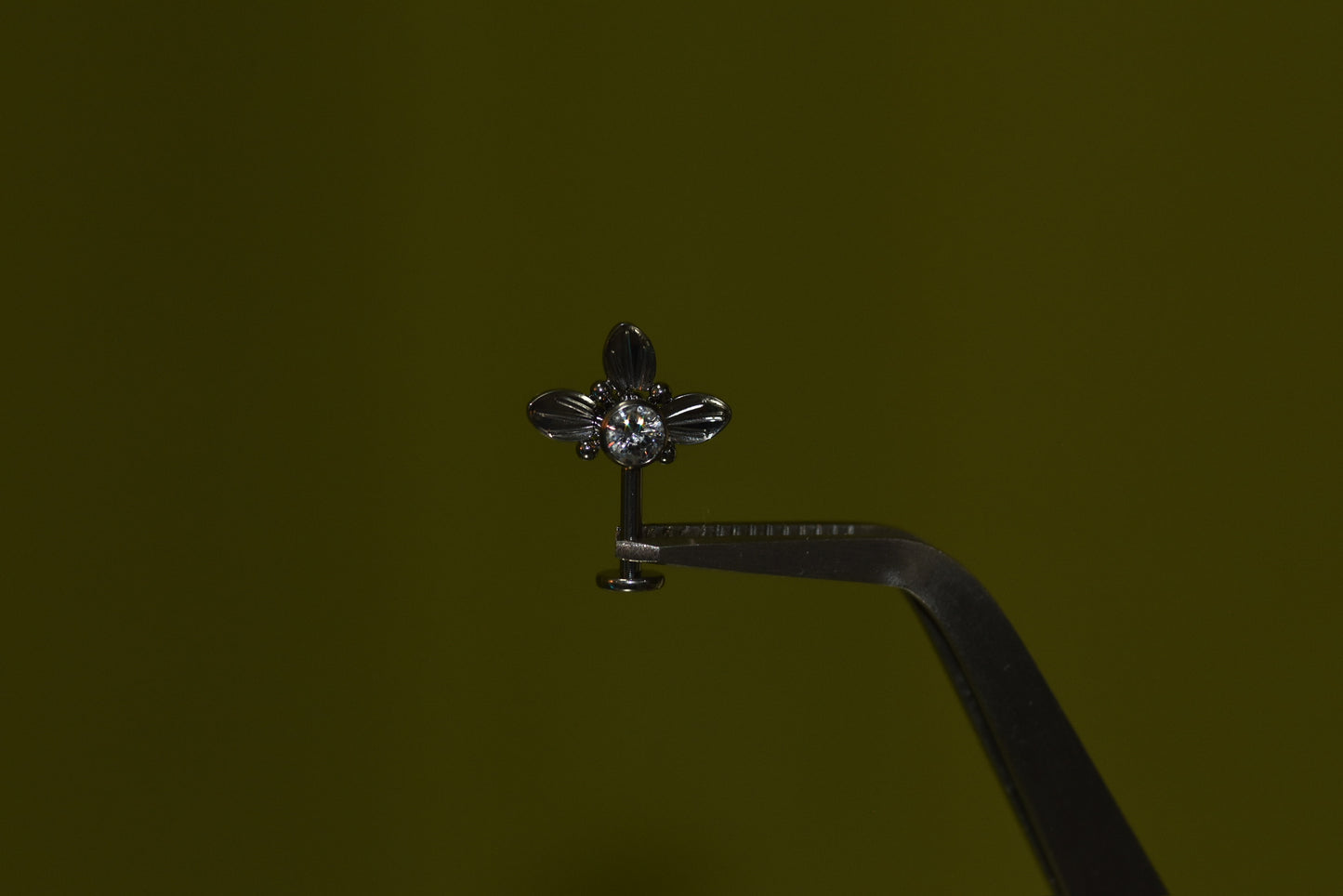 Petal Forward Facing Stud